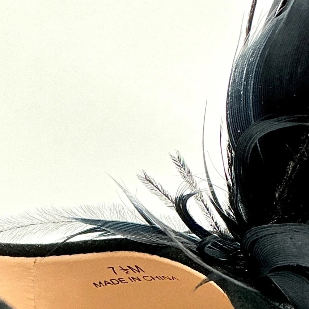 Pelle Moda Size 7.5 Black Suede Ostrich Feather Kitten Heel Pump NEW Kealie $165